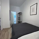 Privada Con Bano Privado I منزل للإقامة فالنسيا